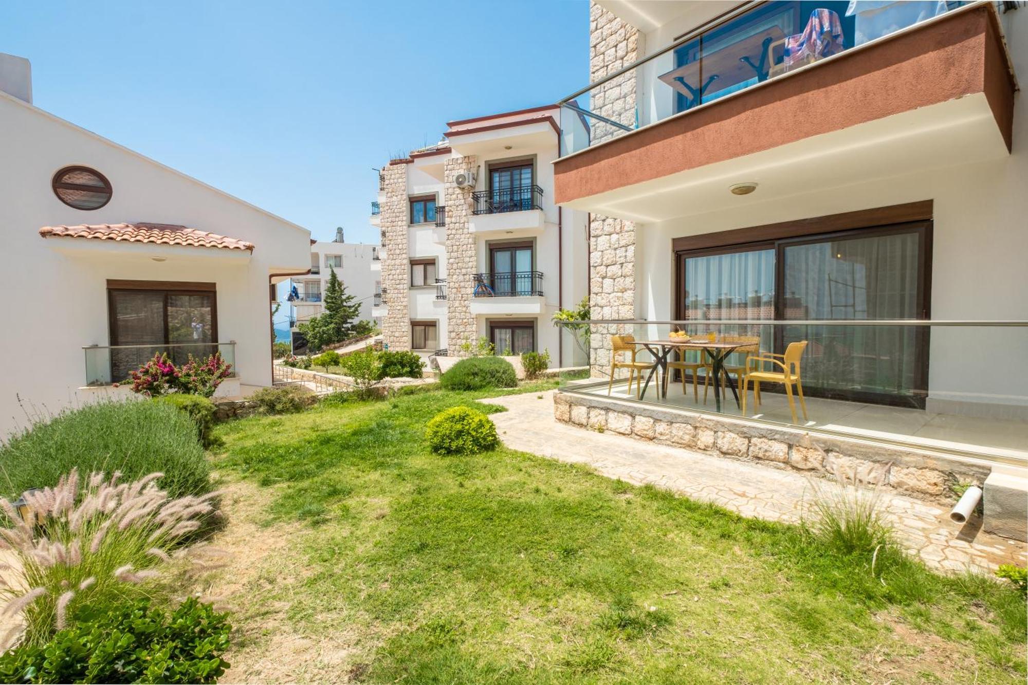 Blue View Suites Kas Bagian luar foto